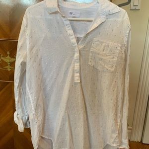 GAP long sleeve button down shirt